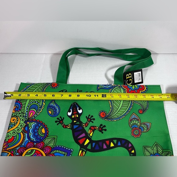 Elegance simplified  Light Colorful Gecko Beach Bag - Picture 7 of 10